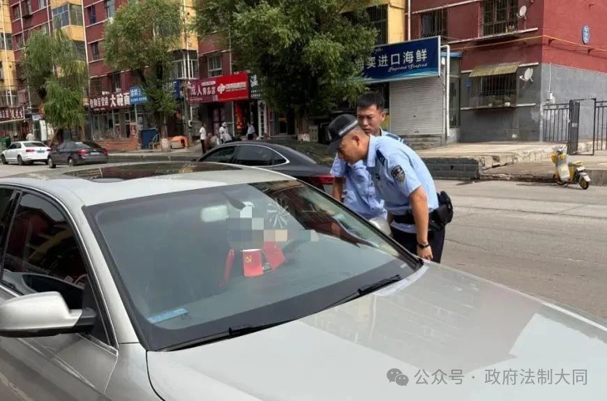 山西大同云冈公安分局巡警大队成功处置一起交通险情